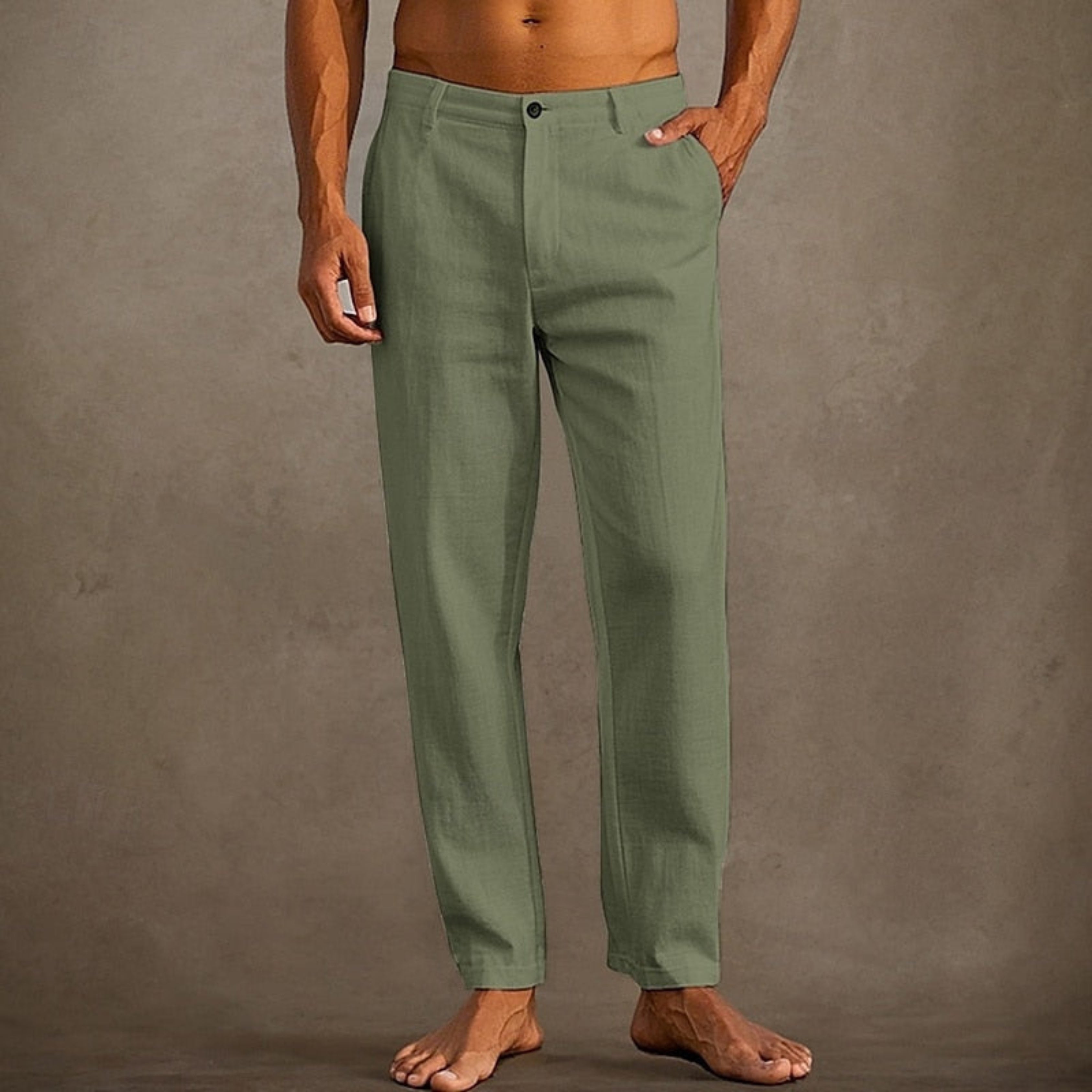 Pantalon d'été pour homme décontracté à coupe classique, tissu léger et fluide, adapté aux journées chaudes.