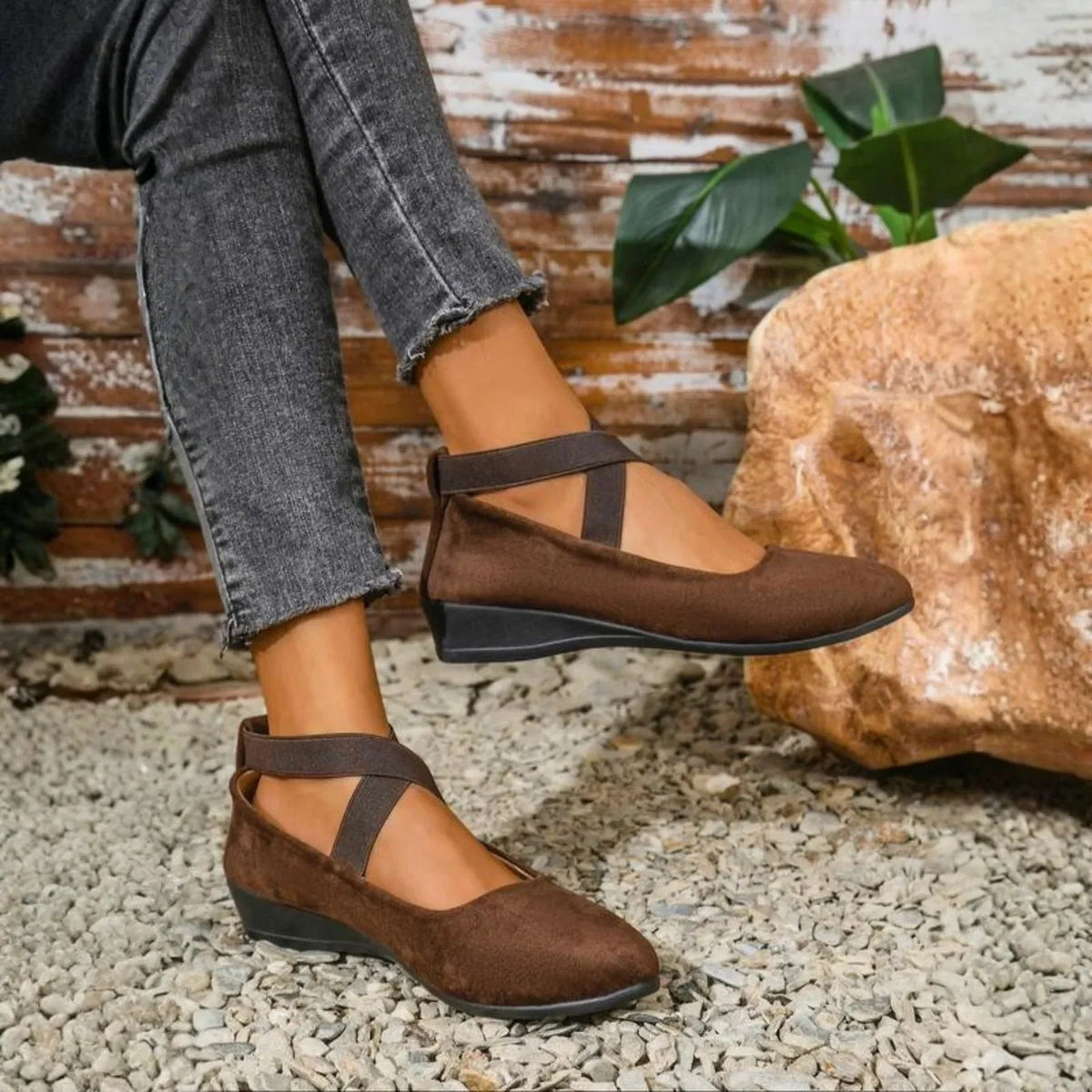 Cushioned Closed-Toe Wedge Ballet Flats with Crossover Straps for Women