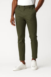 Men's Stretch Chino Pants for Easy Movement and Modern Silhouette