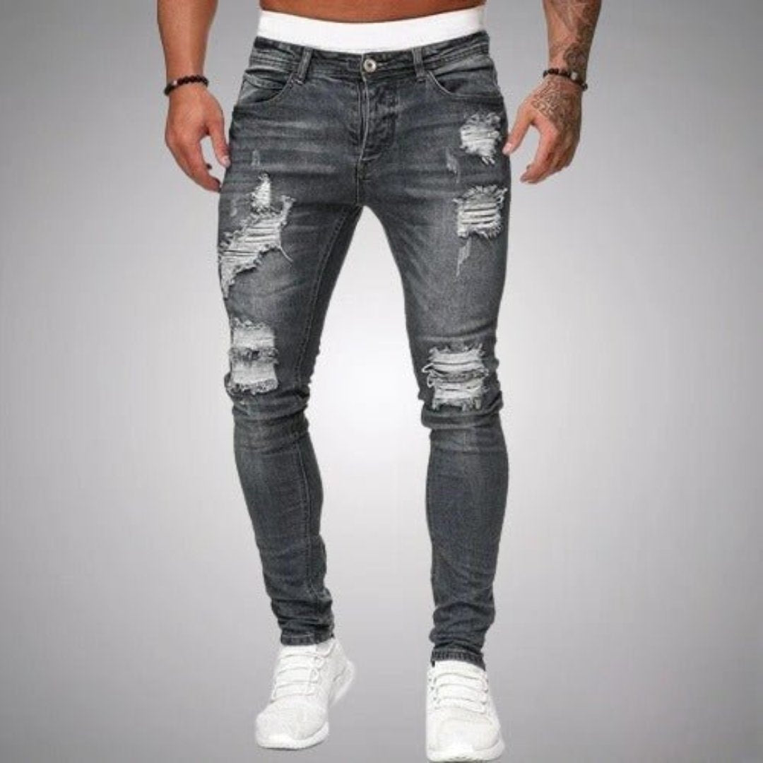 le jean adapté aux tenues polyvalentes.