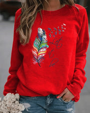 Soft Lined Winter Sweatshirt with Crew Neck and Feather Print for Women