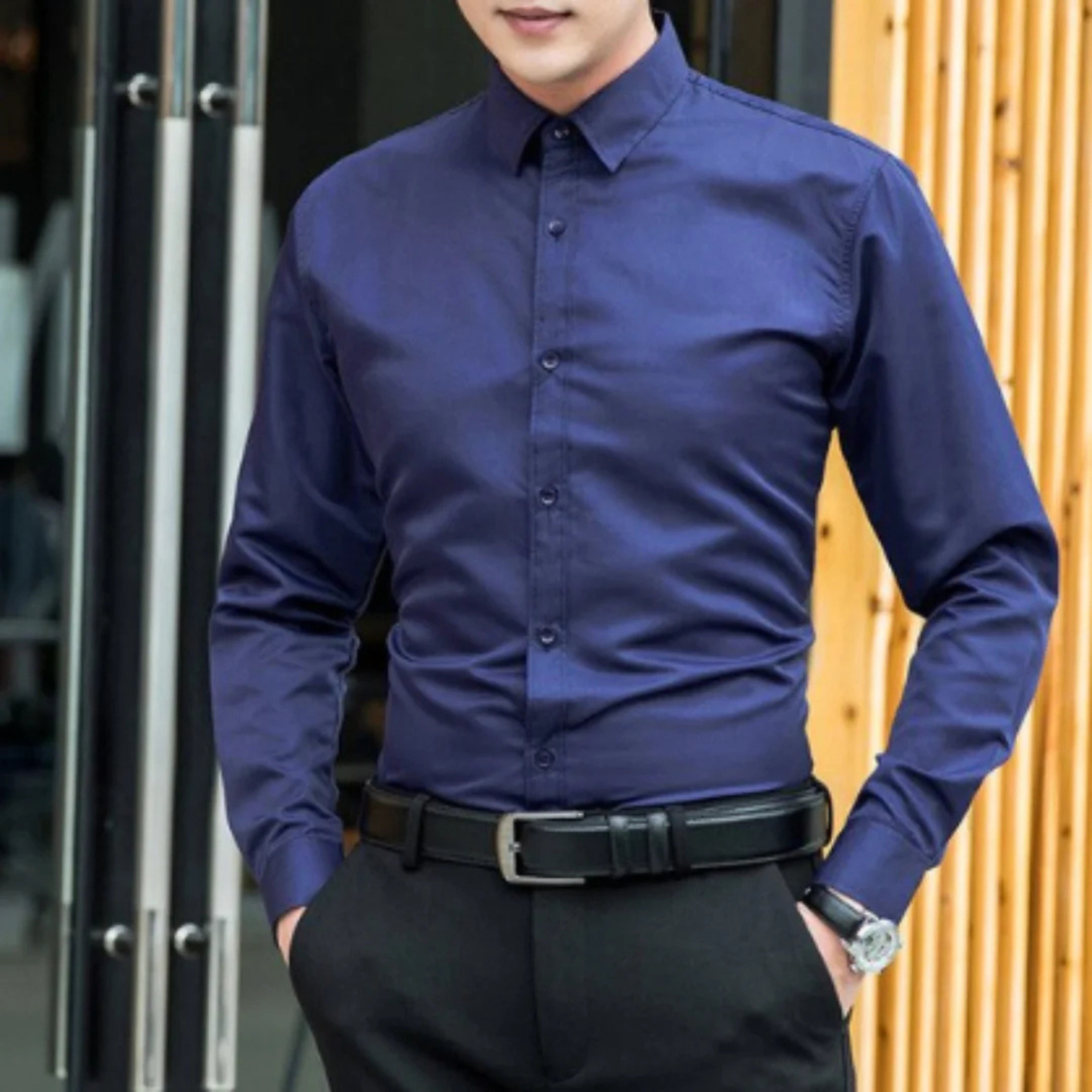 Chemise Cassien ajustée pour homme, coupe structurée et ligne moderne adaptée aux tenues polyvalentes.