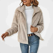 Cropped Faux Fur Winter Jacket with Wide Collar and Open Front for Women