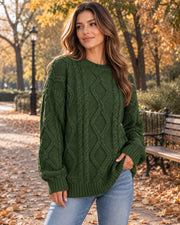 Women's Oversized Cable Knit Sweater with Crew Neck and Ribbed Cuffs