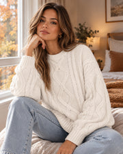 Women's Oversized Cable Knit Sweater with Crew Neck and Ribbed Cuffs